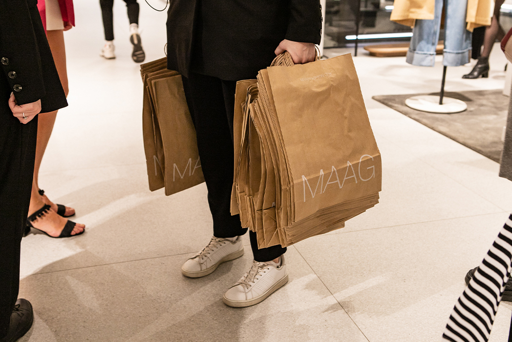 Одеваться стильно можно, но это не так просто, как раньше. Что думают дизайнеры и новые клиенты о новой коллекции Maag?