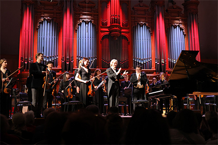 Что подарить маме?