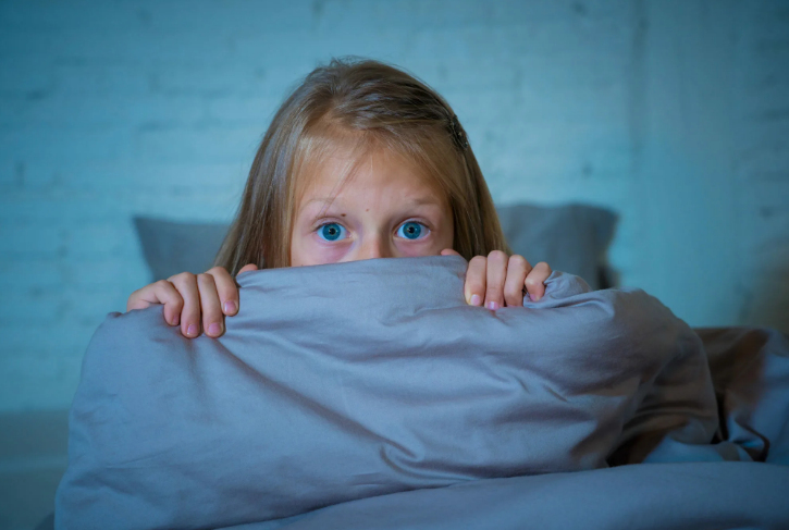 10 советов, как помочь ребёнку перестать бояться темноты