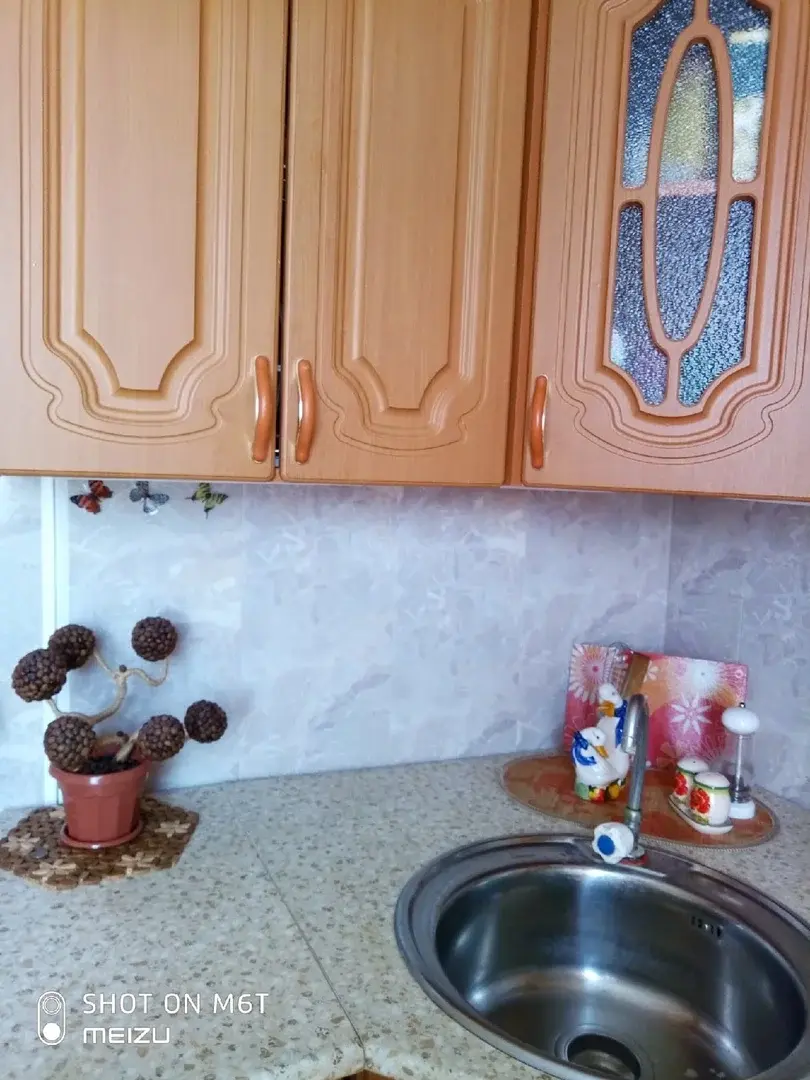 Избавляемся от жира и копоти на кухонных шкафчиках, пятен на столешнице