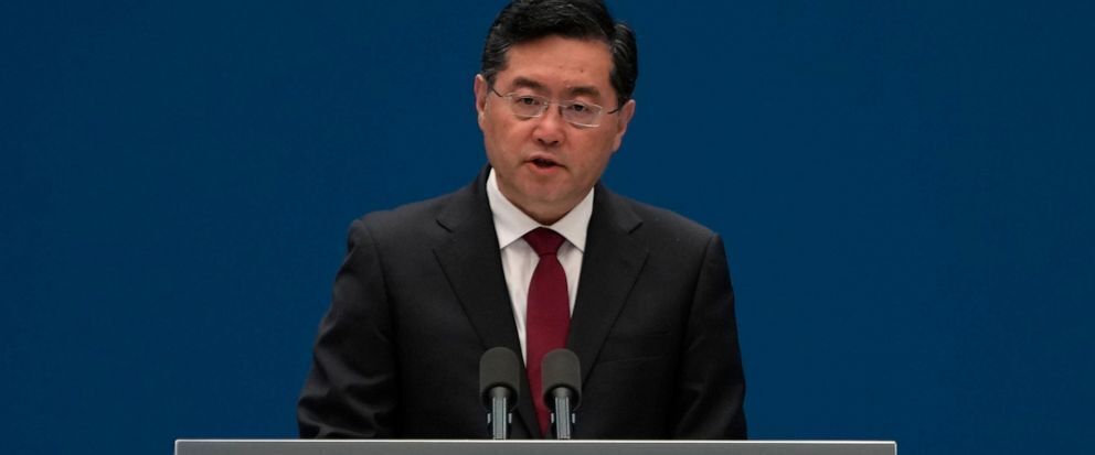 Министр иностранных дел Китая совершает редкий визит на границу с Мьянмой