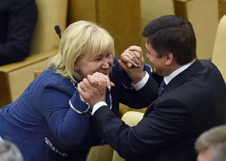 Депутаты Госдумы игнорируют проблемы пенсионеров в России. Как изменить ситуацию? Как достучатся до депутатской совести, если она ещё осталась ...