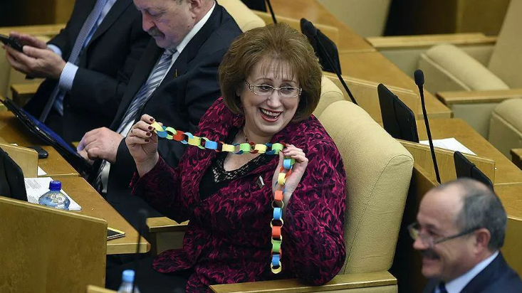 Депутаты Госдумы игнорируют проблемы пенсионеров в России. Как изменить ситуацию? Как достучатся до депутатской совести, если она ещё осталась ...