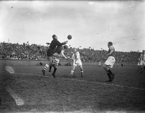"Спартак" -"Динамо"в 1943 г. на чемпионате Московско области по футболу.
