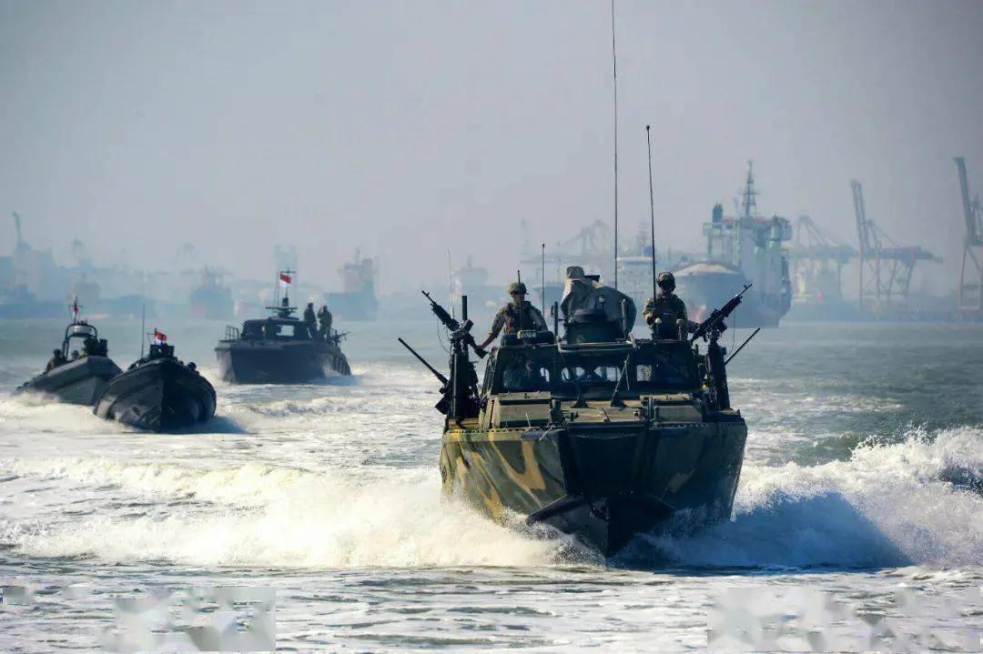 Красная линия снова была нарушена!Многие пользователи сети задавались вопросом:Соединенные Штаты направили войска на Тайвань в громкой ...