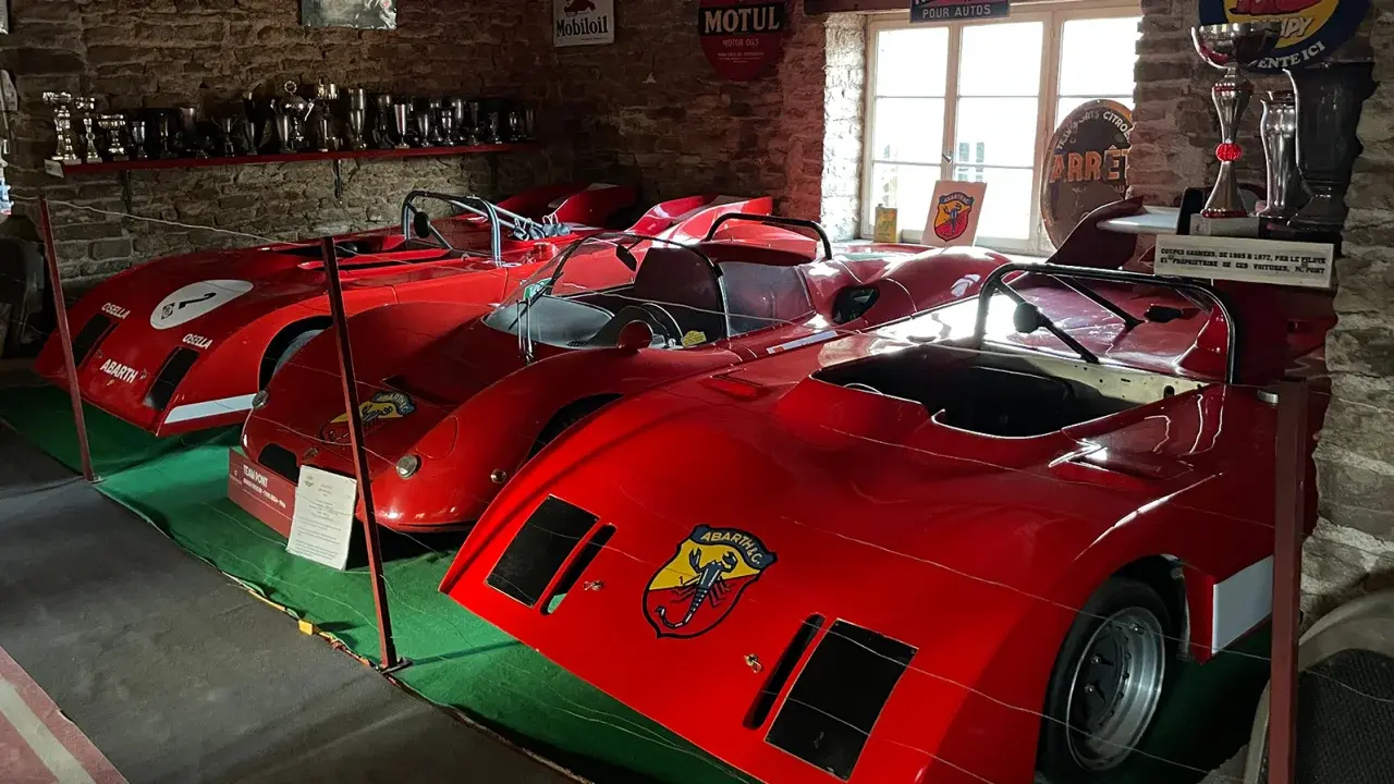 Дворец во франции с более чем 100 истребителями Небывалая собственная подбора