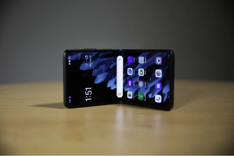 Первый складной смартфон Oppo впечатляет продуманным дизайном:Oppo Find N2 Flip