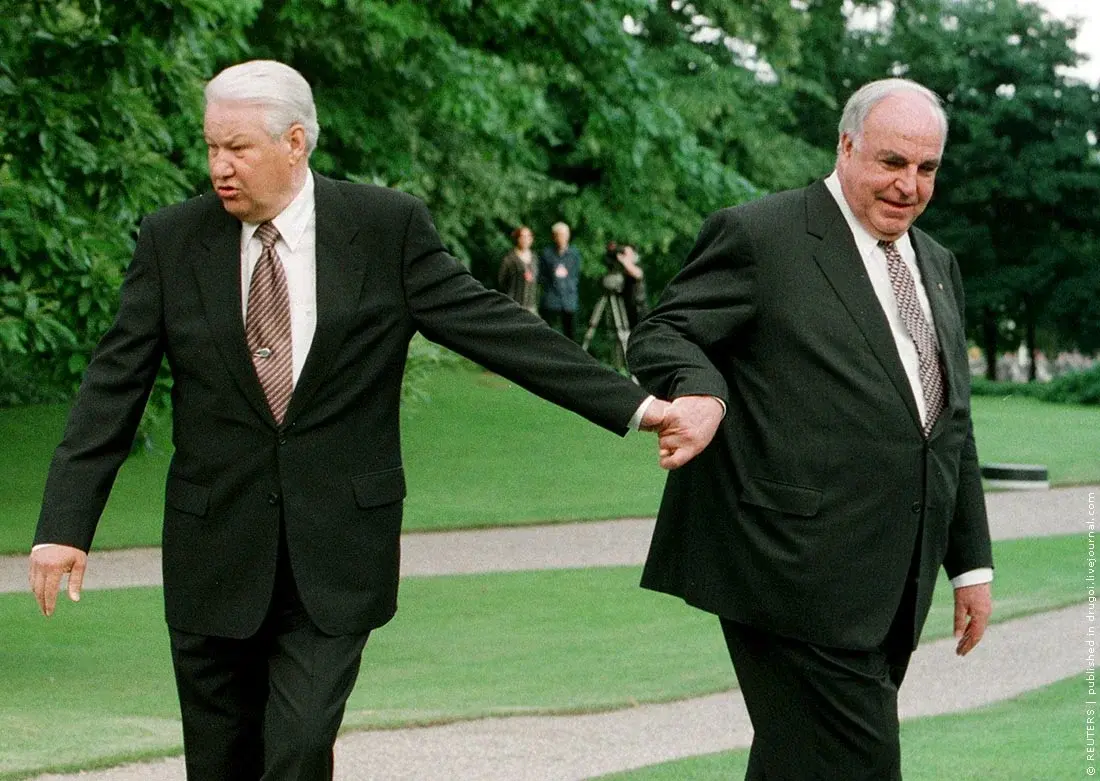 Сколько на самом деле выпивал Борис Ельцин? И зачем на несколько дней пропадал на даче? 3 минуты на бутылку коньяка. А Вам слабо?