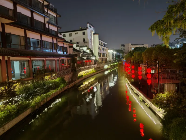 Первый складной смартфон Oppo впечатляет продуманным дизайном:Oppo Find N2 Flip