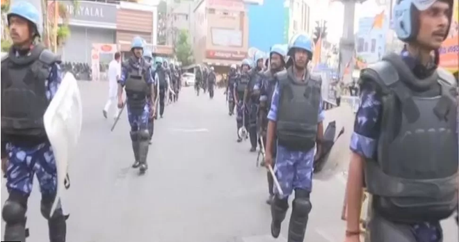 Комендантский час в индийском штате после того, как протесты переросли в насилие