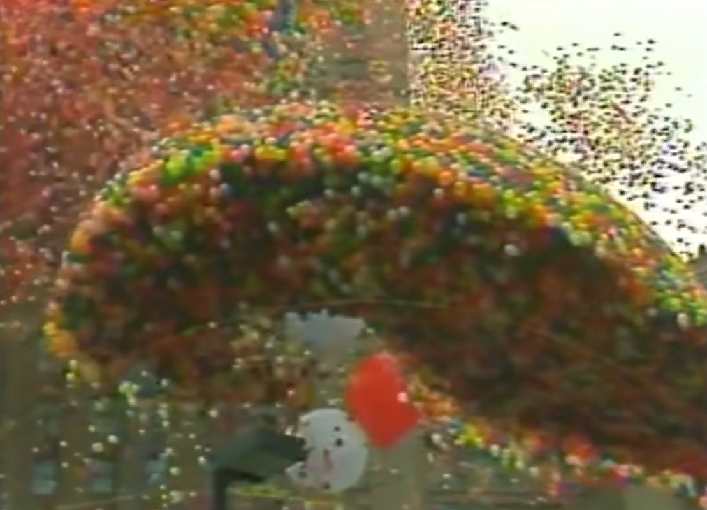 "Более 1,4 миллиона шаров и непредвиденные последствия: Интересные факты о фестивале Balloonfest '86 в Кливленде, штат Огайо"