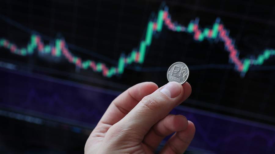 Мировая экономика падает, резервы тают, а рубль укрепляется