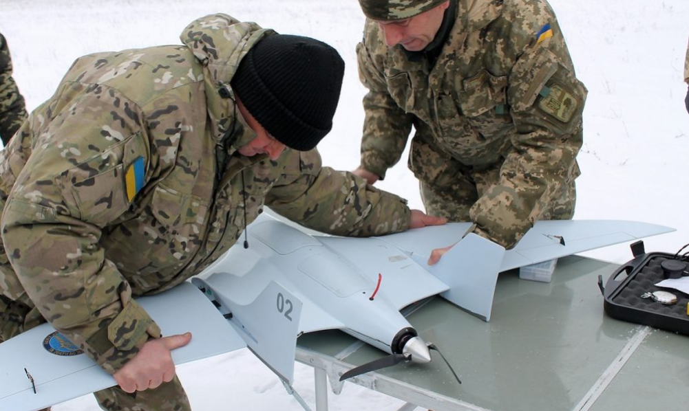 Как украинские беспилотники долетели до Москвы? И почему они свободно летают по всей России?