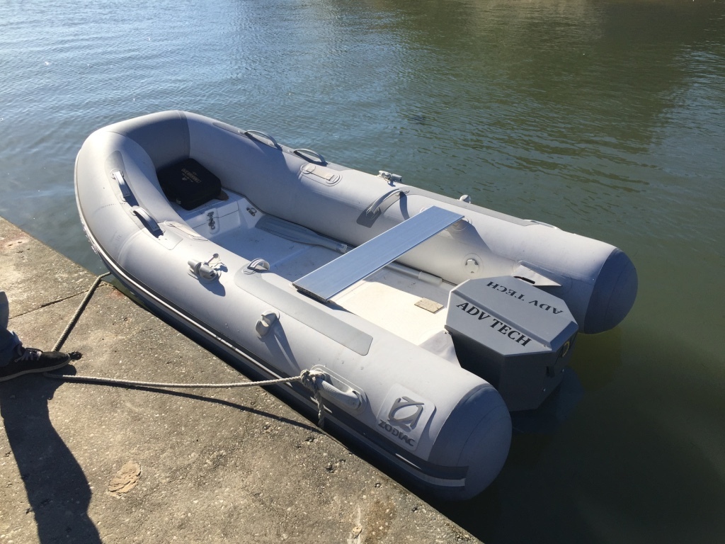 "Как выбрать резиновую лодку для рыбалки: советы и критерии выбора"