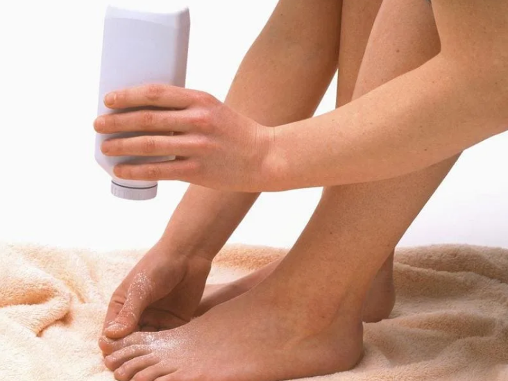 Ноги потеть больше не будут! Как избавиться от потливости ног в домашних условиях