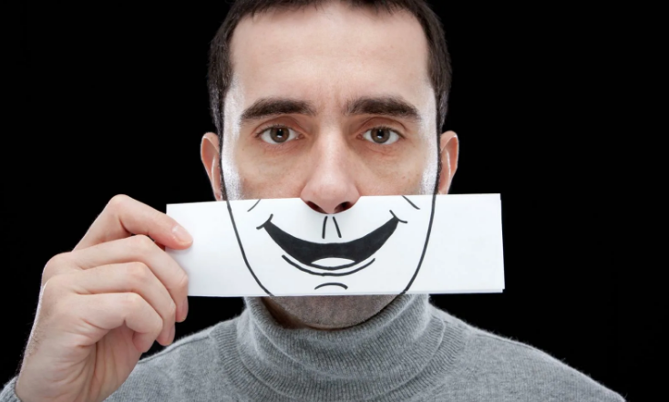 Подхалимничество, притворство и ложь: как они могут разрушить твою личность и отношения с другими людьми