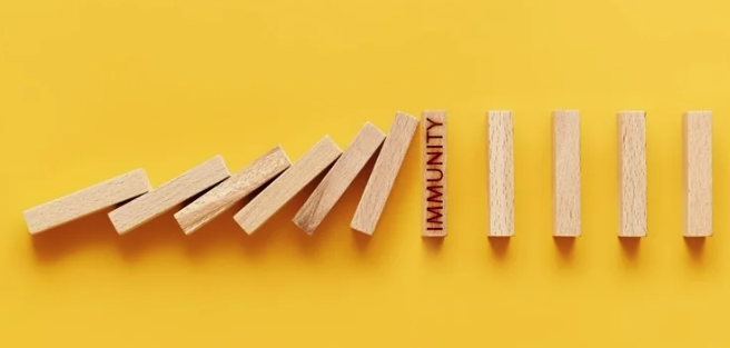 Исследование показало, что эффективность вакцины COVID-19 против омикрон быстро снижается с течением времени