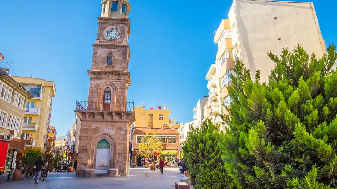 В Турции современный город расположен рядом с мифическим местом