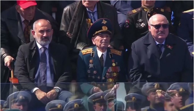 Президент Беларуси Александр Лукашенко не смог присутствовать на завтраке с президентом России Владимиром Путиным 10 мая из-за.....