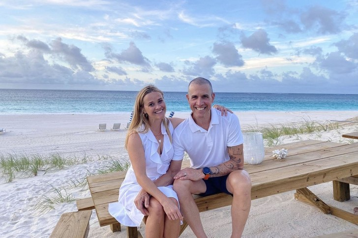 После развода Риз Уизерспун напугала поклонников изможденным видом и худобой.