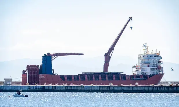 Южная Африка вызывает посла США в связи с его заявлениями о том, что она вооружает Россию