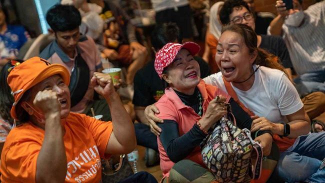 Тайская оппозиция продвигается вперед