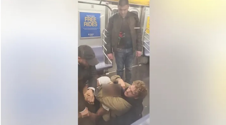 Смерть Джордана Нили: сторонники Даниэля Пенни собрали 1,8 миллиона долларов на юридический фонд ветерана морской пехоты.