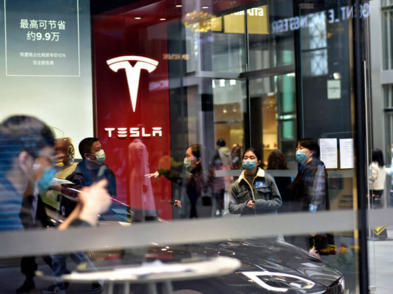 Акции Tesla подскочили на 12%