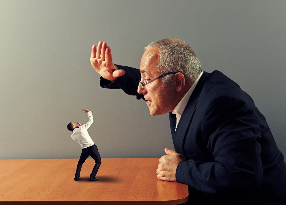 «Понабрали своих!» Государственные служащие в России – гордость и предубеждение. Как в России относятся к государственным служащим? Опрос