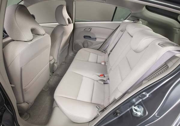 Хонда Инсайт Гибрид 2023-2024 года цена и комплектация.