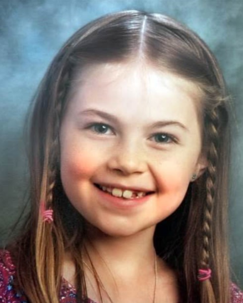 Девочка из Иллинойса, чье исчезновение было показано в сериале "Нераскрытые тайны" на Netflix, была найдена живой в Северной Каролине.