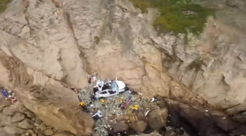 Жена говорит, что радиолог из Калифорнии «умышленно управлял» Tesla, сбросив ее с обрыва с семьей внутри.