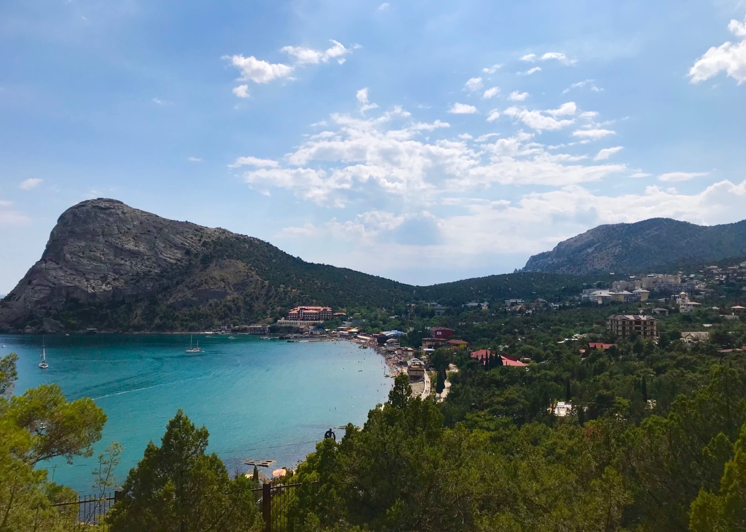 Предоставляют ежегодный отпуск 14 дней вместо 28 дней? Принуждают разделить отпуск на части? Как отстоять свое право на полноценный отдых.