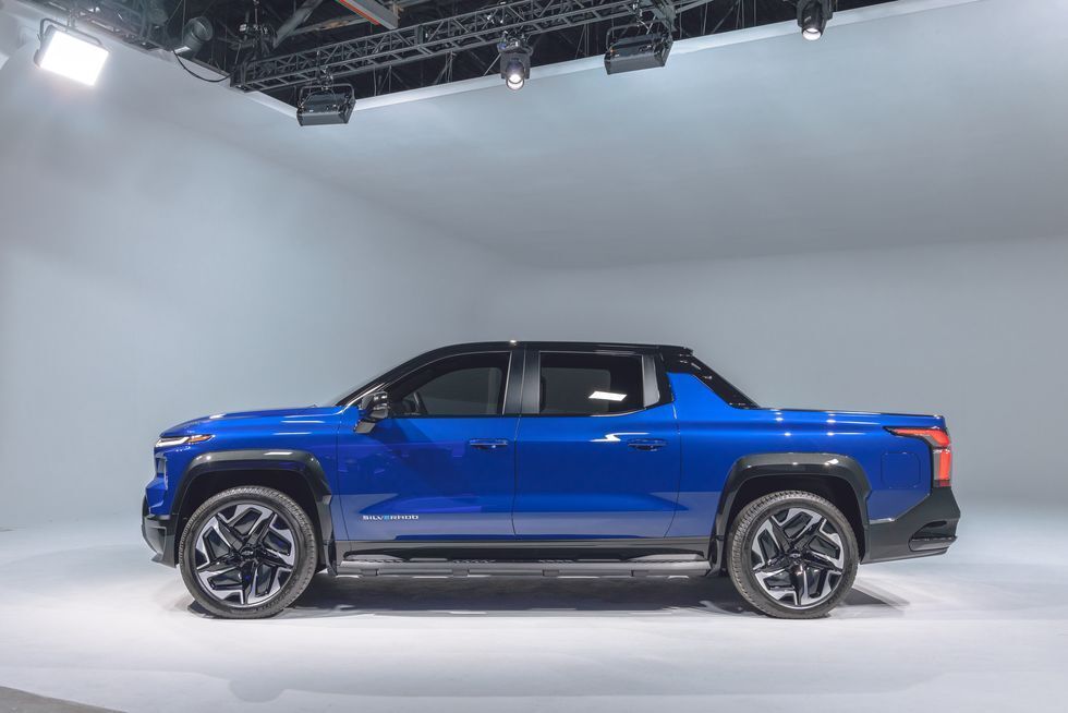 2024 Chevy Silverado EV имеет запас хода до 450 миль.