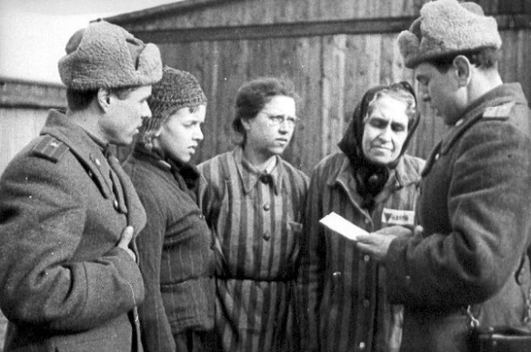 Русские освободили Освенцим во время Второй мировой войны. Как реагировали русские солдаты на увиденные там зверства?