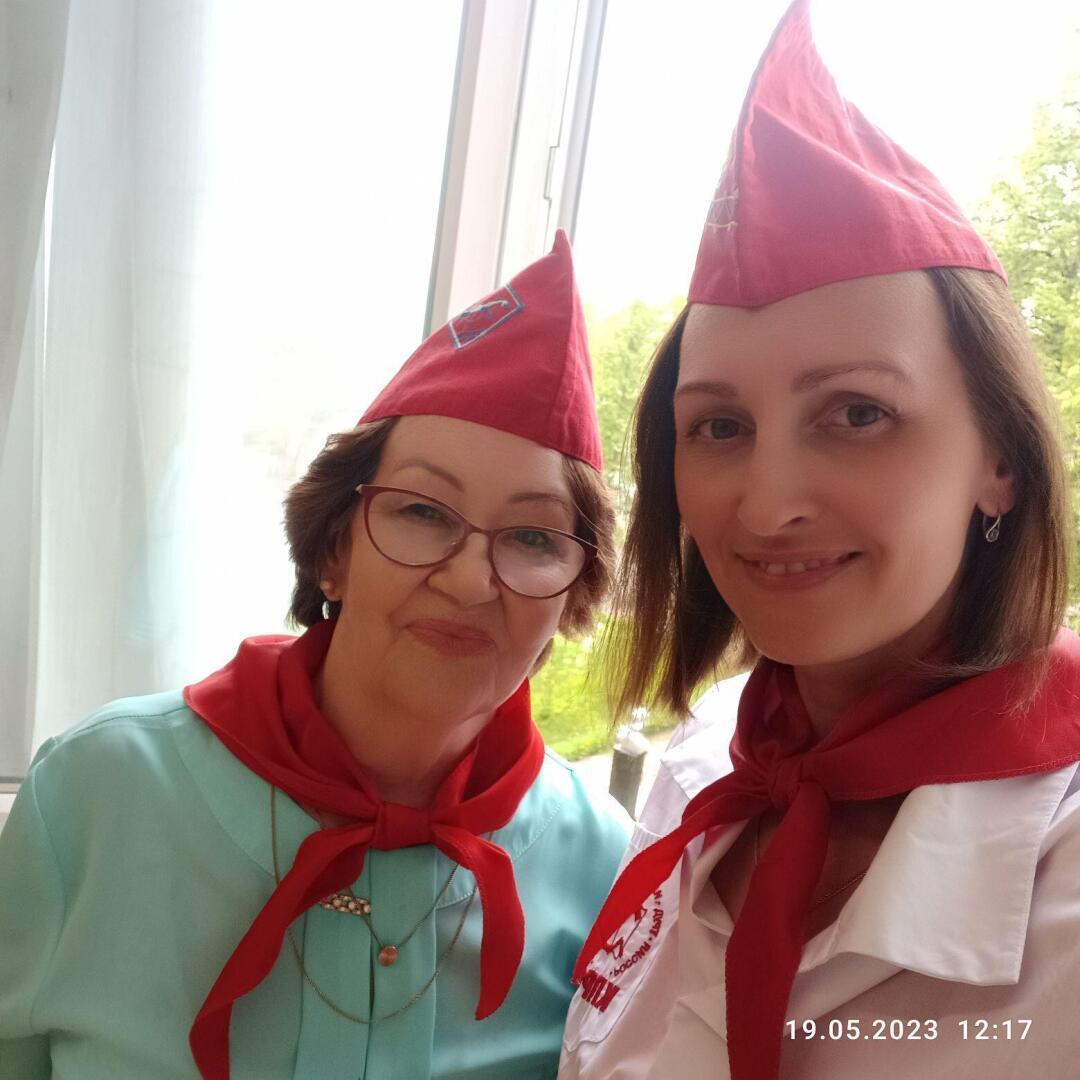 "У нас молодых впереди года".