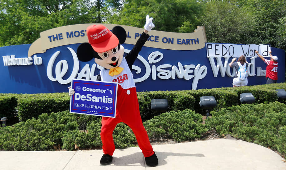 Борьба Disney с ДеСантисом маскирует более серьезную проблему: ее бизнес испытывает трудности