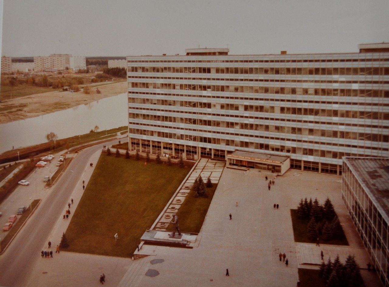 Микрочипы в России. Добьётся ли Россия технологического суверенитета. Как СССР разрабатывал микрочипы