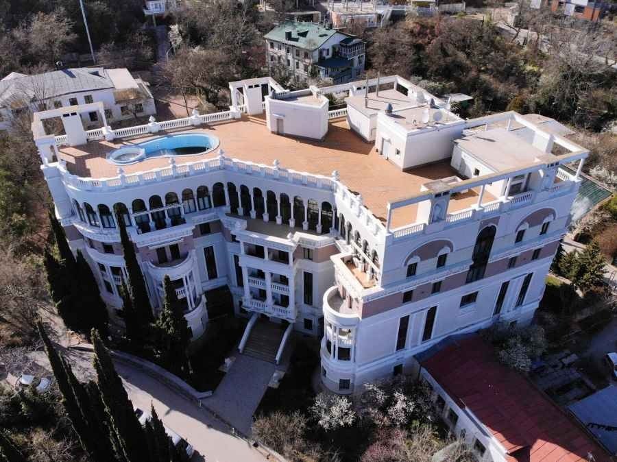 До жирафа дошло