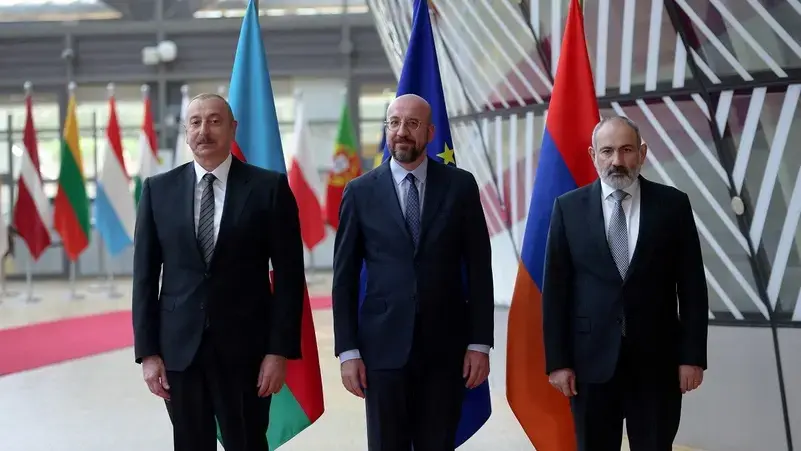 Лидеры Армении и Азербайджана поспорили перед Путиным