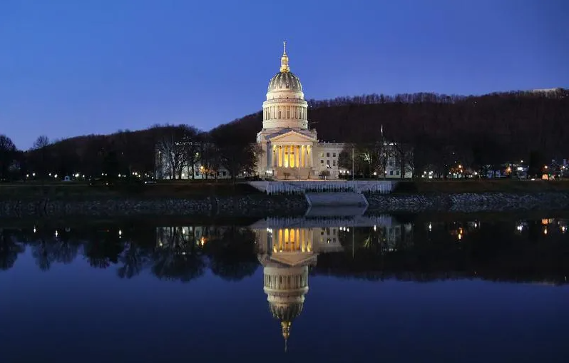 Топ 10 беднейших штатов Америки на 2023 год.