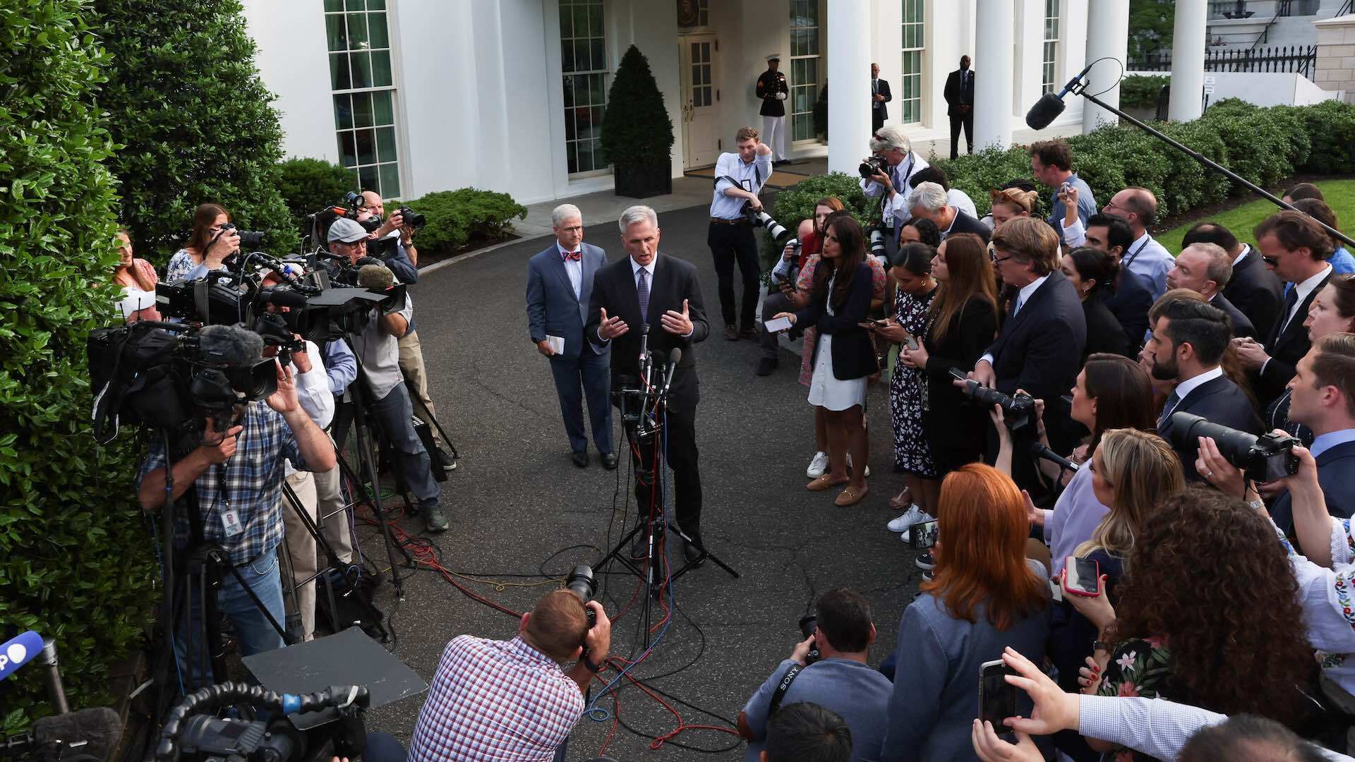 Угроза дефолта в США.