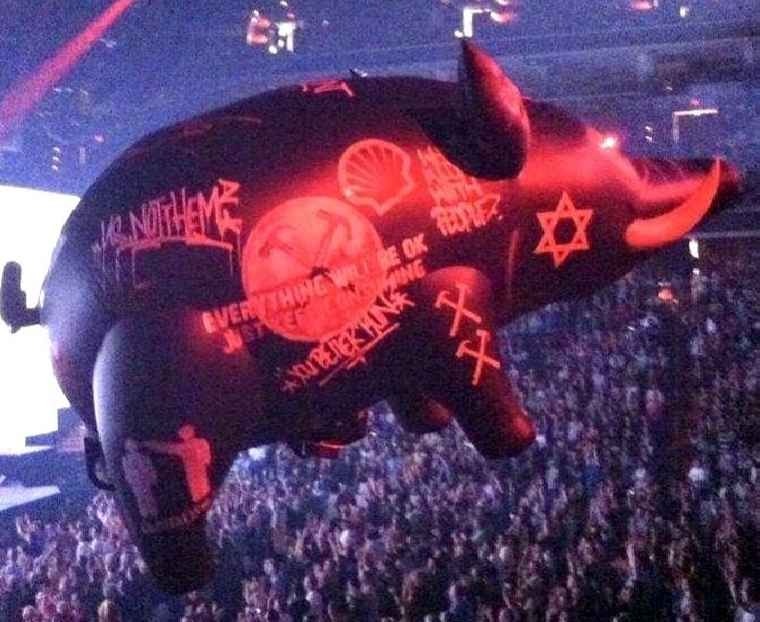 Атаки на Роджера Уотерса продолжаются