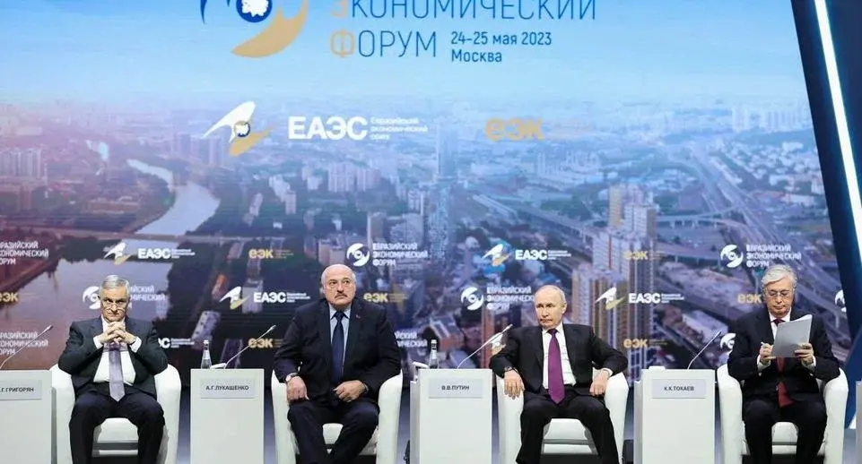 А решать проблемы в стране будем? Почему наша власть всё время твердит о проблемах в России, но пути решения никогда не предлагает?