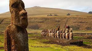 Остров Пасхи, также известный как Рапа-Нуи, — очаровательное и загадочное место, которое веками интриговало путешественников и исследователей