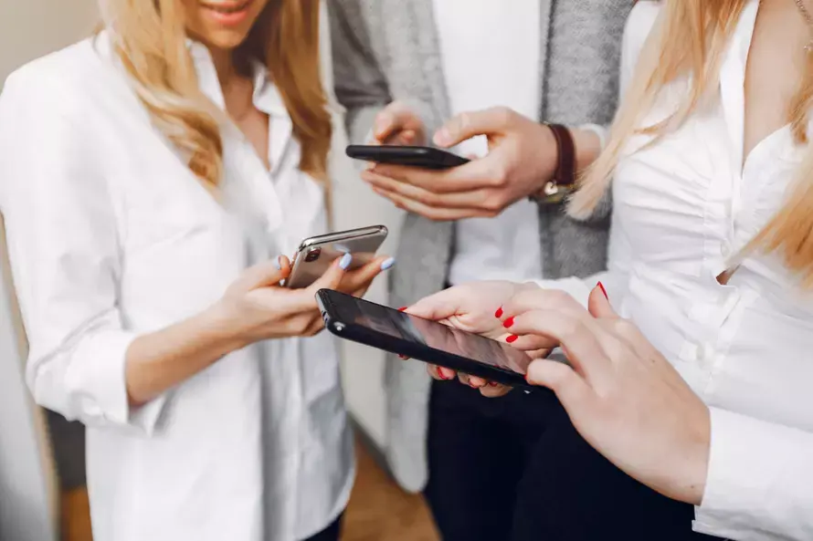 От смартфонов до телевизоров: в Россию завезли партию умной техники на базе Android, заражённую на заводах. А личные данные и номера кредитных карт?