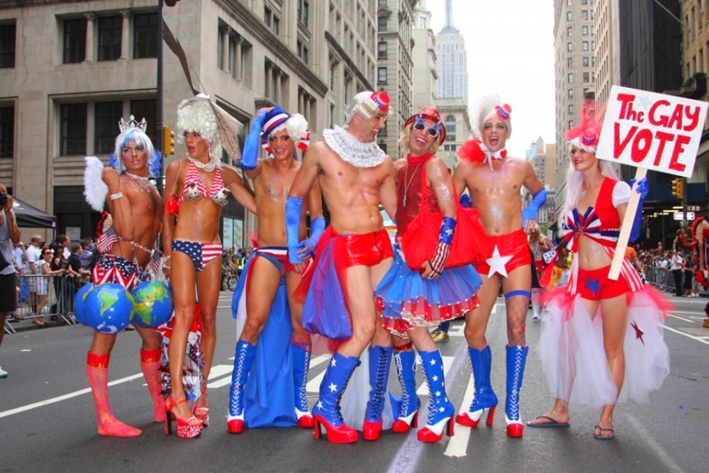 "Свободу гомосексуализму во всём Мире!" Или как вся Европа и Америка по-настоящему сошли с ума! Но и наши тут тоже подтягиваются...