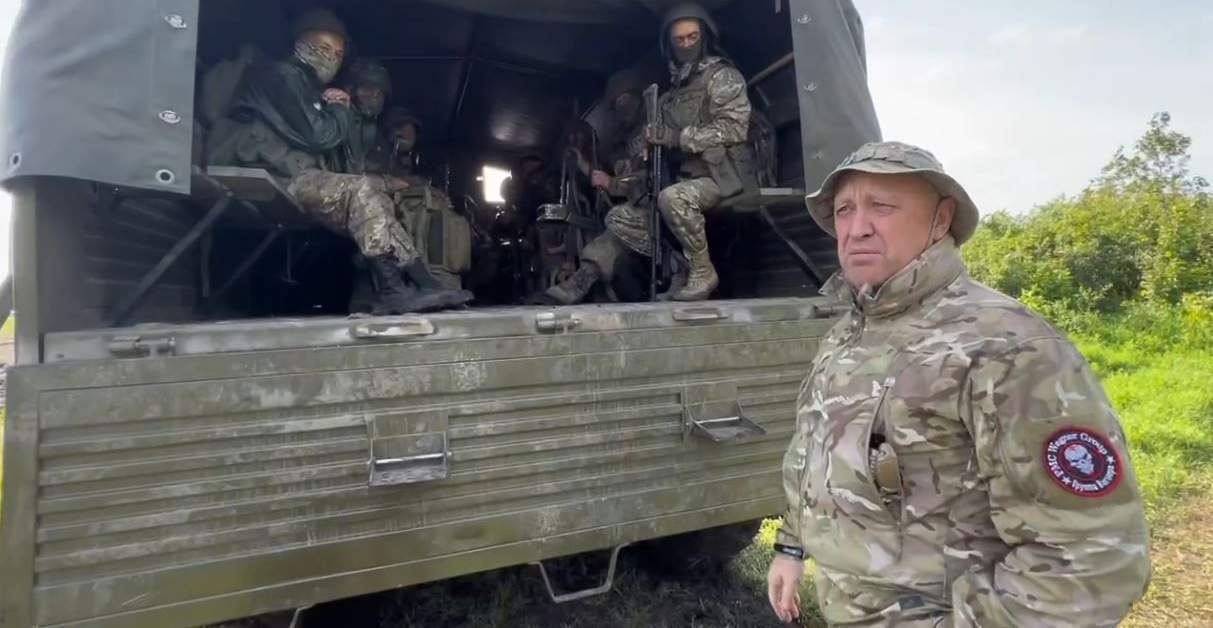 ZVезд✭💞. Предложение В.В. Путину переименовать Бахмут - Артёмовск в Пригожинск. Хотя у меня есть своё, особое предложение.