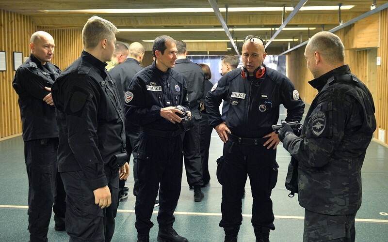 Кого больше боятся, преступников или полицию