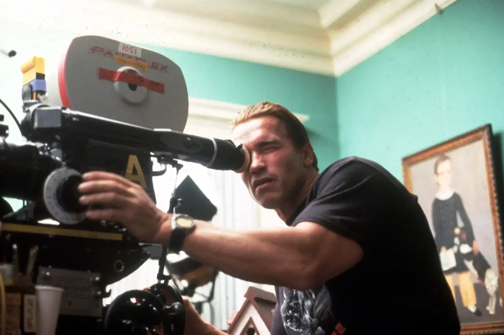 Арнольд Шварценеггер сквозь годы: Профессиональный бодибилдер, суперзвезда боевиков, губернатор Калифорнии и многое другое.